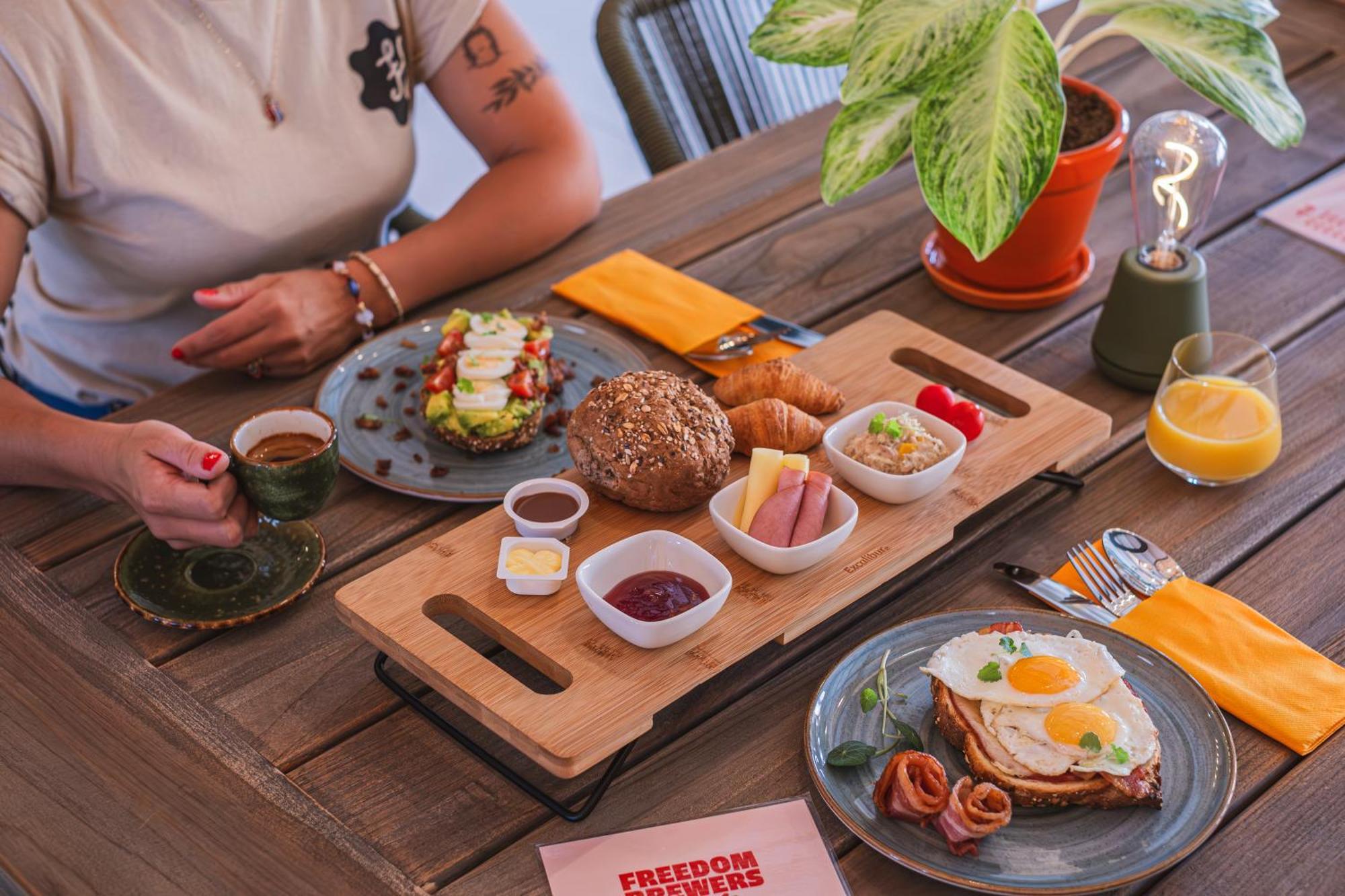 The Freedom Hotel Willemstad Ngoại thất bức ảnh